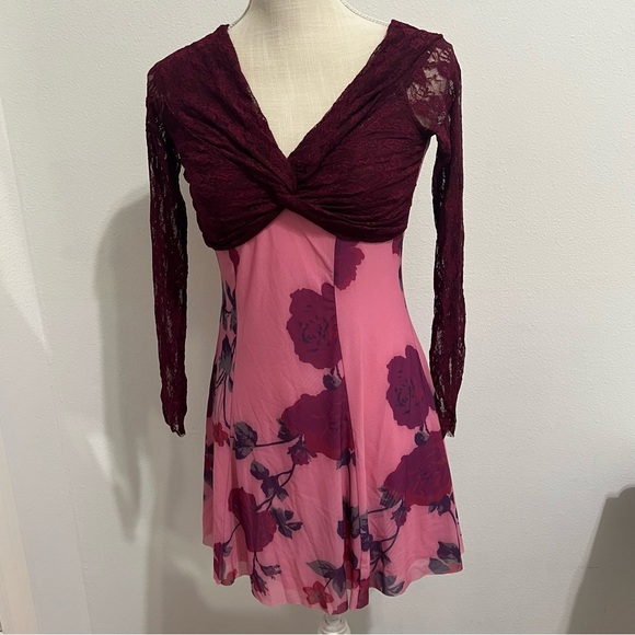 NWT Kimchi Blue Urban Outfitters Sydney Off-The-Shoulder Lace Floral Mini Dress - Picture 1 of 6